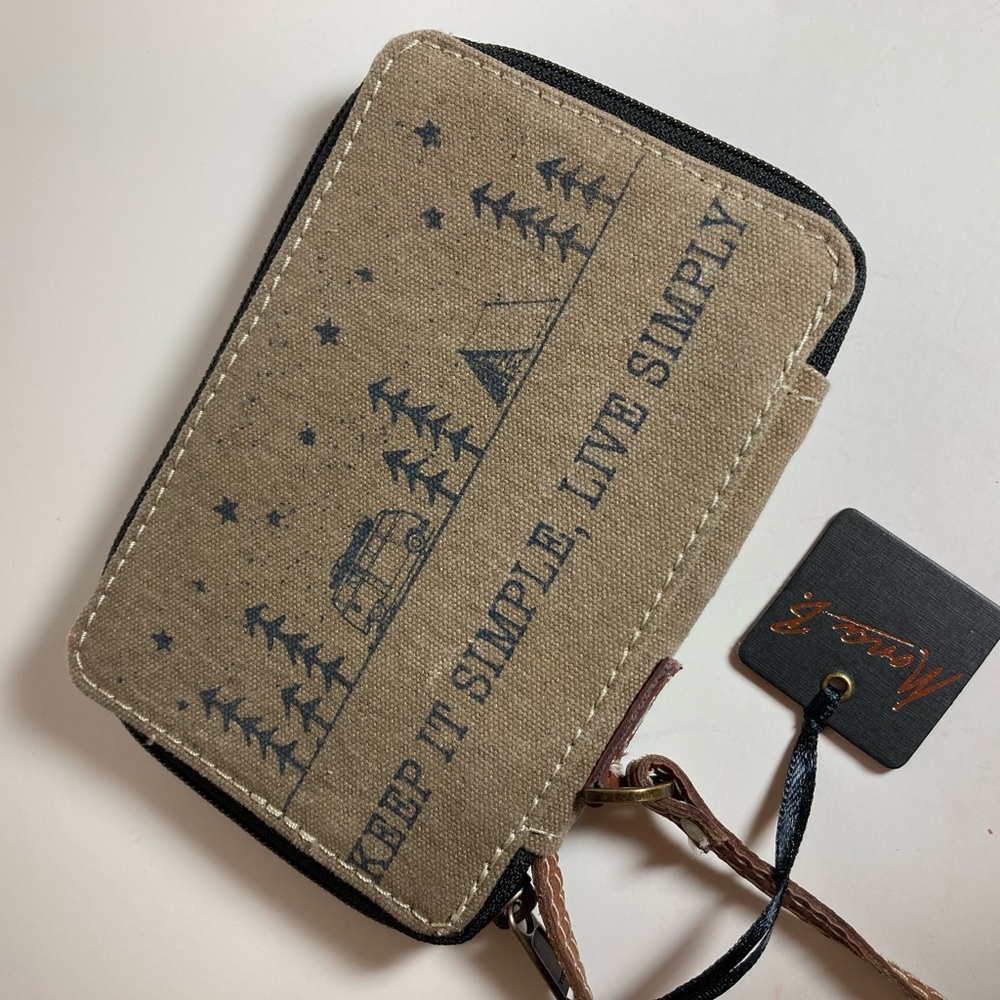 Mona B Keep it Simple Wristlet